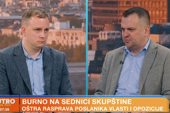 "BAR NIJE BILO BIBER SPREJA I SKAKANJA PO KLUPAMA"  Varnice i prozivke u Skupštini Srbije: "Predizborna kampanja snažno utiče na rad parlamenta"