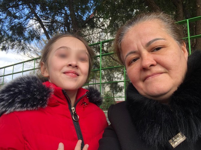 Maju je usvojila samohrana majka, a onda je krenuo pakao: "Kad sam saznala zašto jeca, srce mi se slomilo"