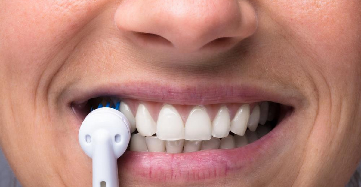 Elektryczna czy soniczna? Która szczoteczka lepiej zadba o twoje zęby?