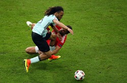 Reprezentant Belgii wziął udział w ulicznej bójce. Kopie w głowę innego uczestnika bijatyki [WIDEO]