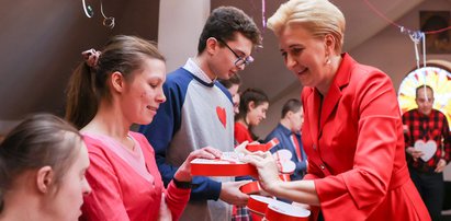 Porwali Pierwszą Damę do tańca. To razem z nimi spędziła Walentynki