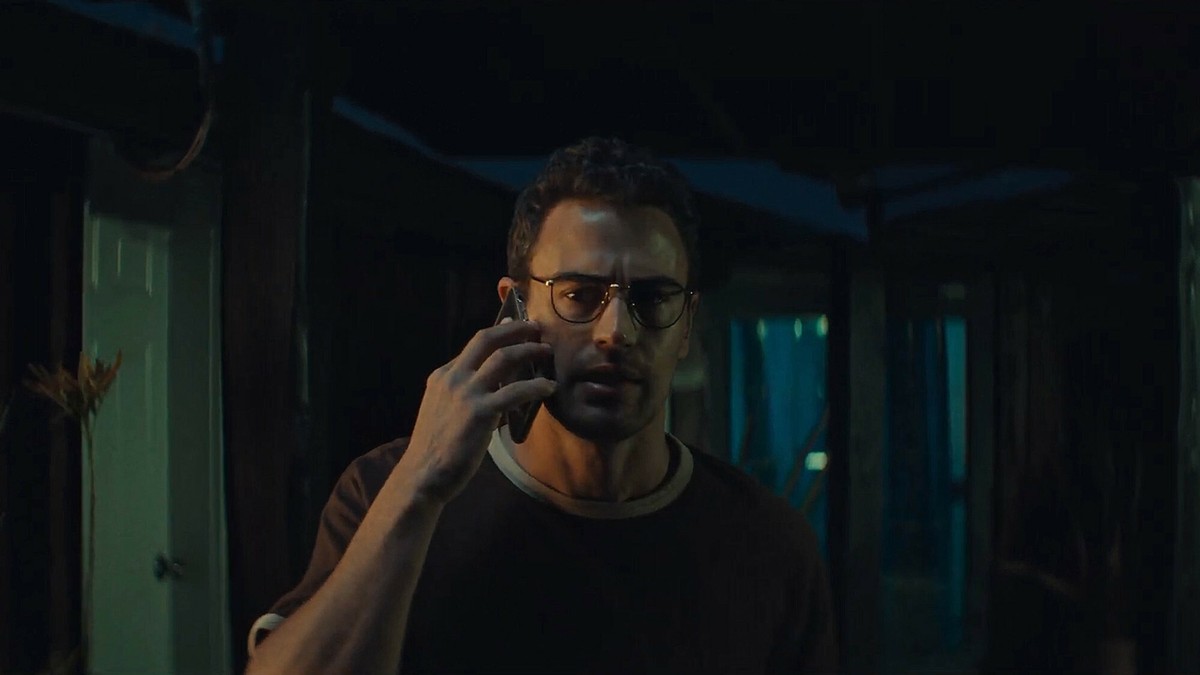 Theo James w horrorze "Małpa"