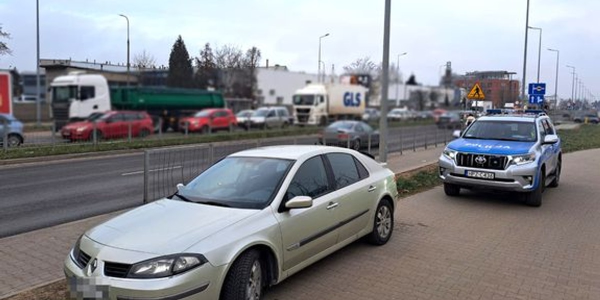 Pijany kierowca próbował przekupić policjantów.