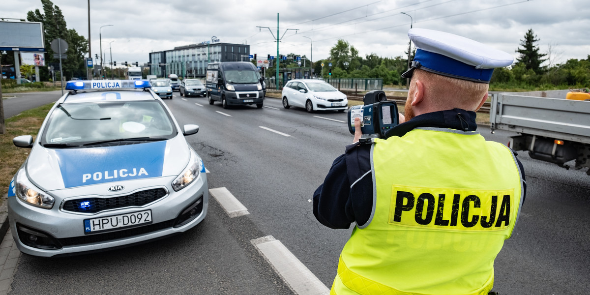 Rządząca większość przeforsowała w Sejmie szereg zmian w przepisach drogowych, w tym przywrócenie kursów redukujących punkty karne dla kierowców oraz zniesienie opłat na państwowych autostradach.