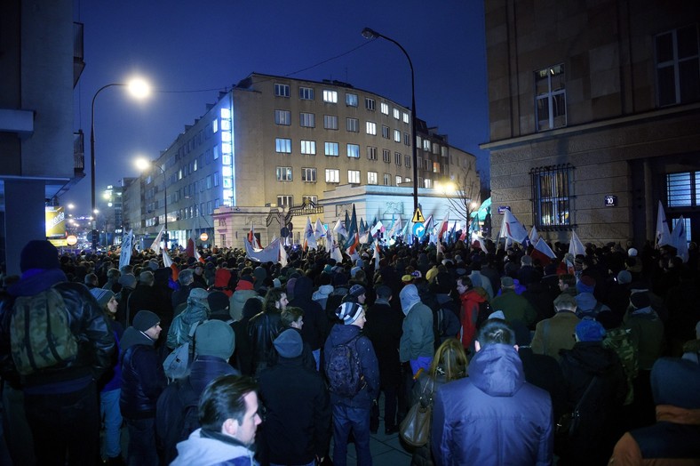 Manifestacja pod siedzibą PKW