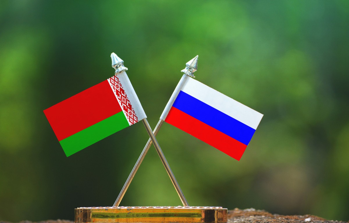 Zdjęcia białoruskiego ministerstwa obrony narodowej potwierdzają obecność na Białorusi dowódcy 217. Pułku powietrznodesantowego rosyjskiego wojska.