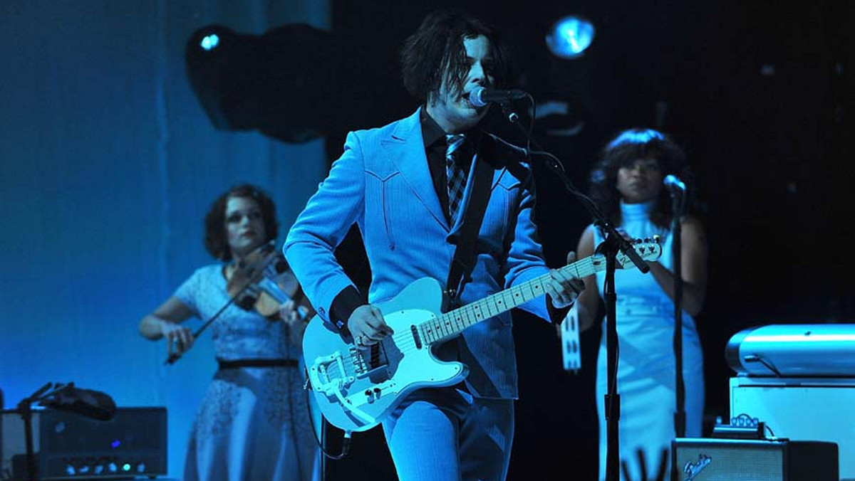 Twórczy, perfekcyjny, odważny, bezkompromisowy - taki zawsze był Jack White, taki jest też w swoim nowym solowym projekcie "Blunderbuss". Ale choć usilnie próbuje uciec od wszelkich rockowych klisz, powiela najstarszą z nich: nowy album opowiada o zranionej miłości, cierpieniu i namiętności - wyraźnie nawiązując do niedawnego rozwodu muzyka z Karen Elson.