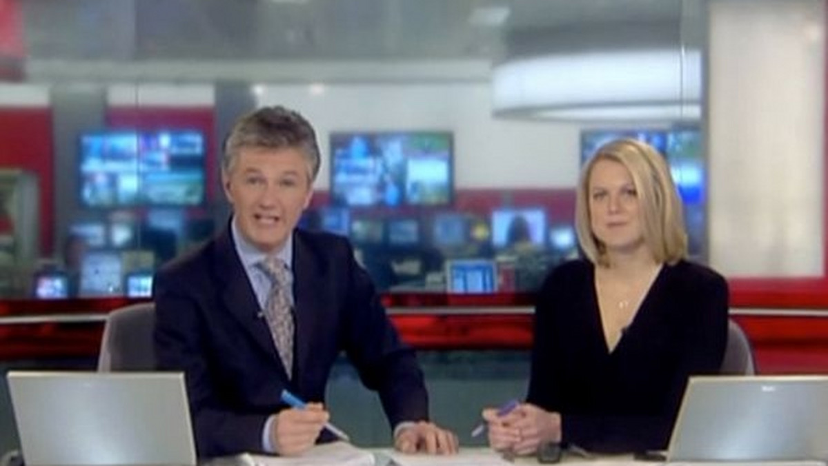 Dwoje popularnych prezenterów BBC News, 49-letni Tim Willcox i 35-letnia Sophie Long mają romans. Pikanterii całej sprawie dodaje fakt, że on ma żonę, a ona męża.