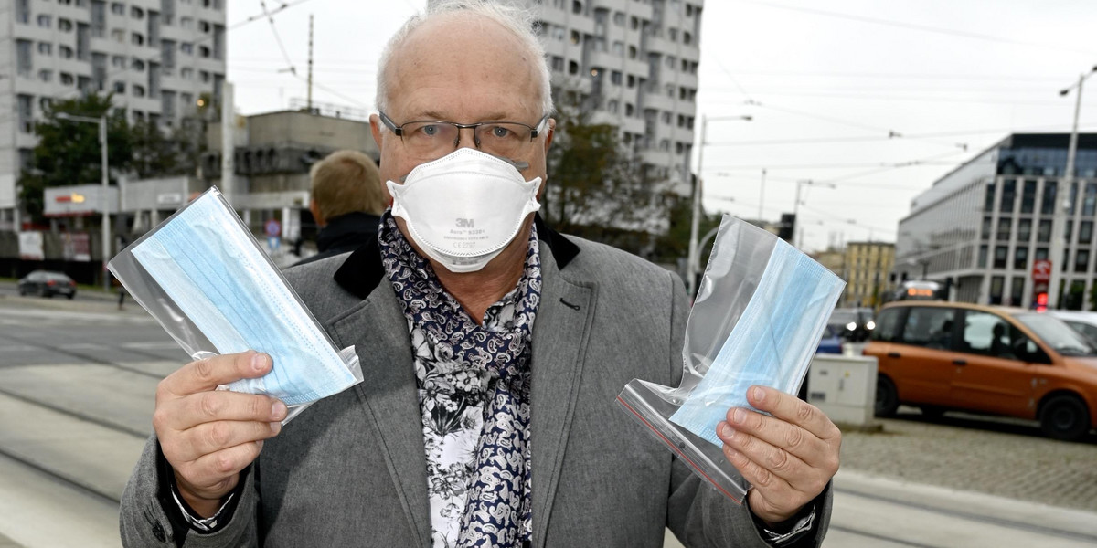 Profesor Simon apeluje o noszenie maseczek