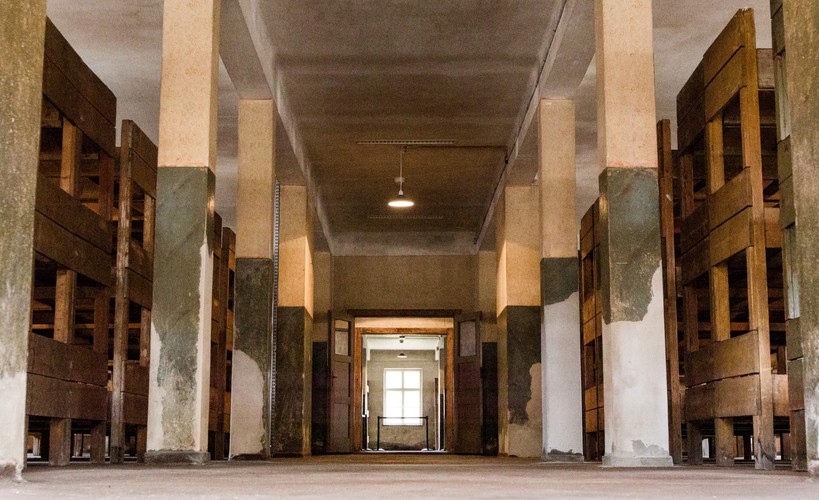 Piętrowe budynki powstały w latach 1916-18.