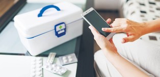 Konsultacja z receptą za grosze. Efekt? Uzależnienie. Dziś kolejne przesłuchania przed samorządem lekarskim