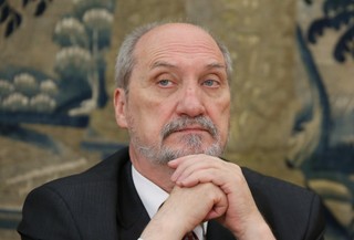 Aneks WSI: Jakie haki na Komorowskiego znalazł Macierewicz?