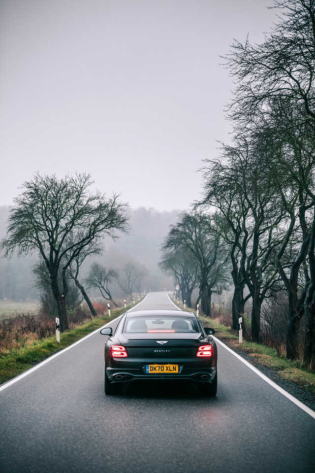 Bentley Flying Spur V8