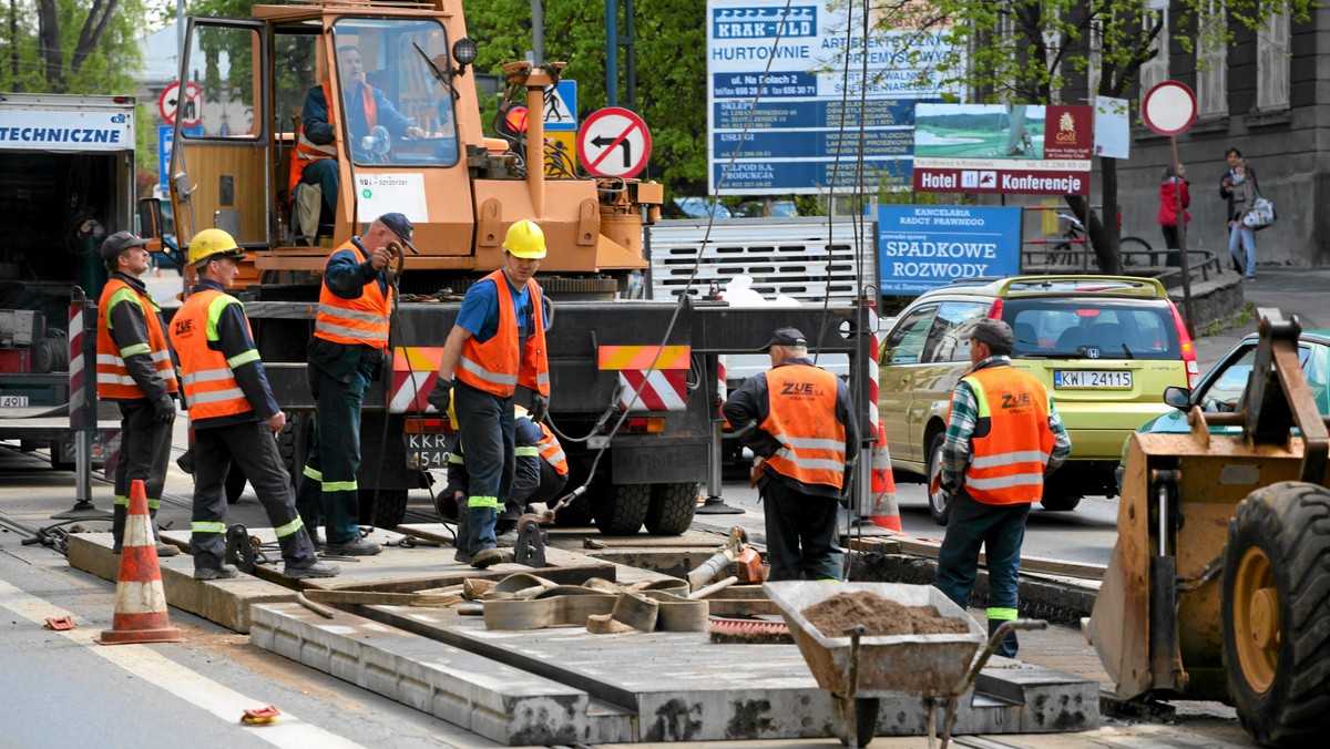 Rozpoczął się remont trzech kamienic na gorzowskim Zawarciu. W tym roku to jedyne kamienice, które zostaną wyremontowane za pieniądze z budżetu miasta - informuje rmg.fm.