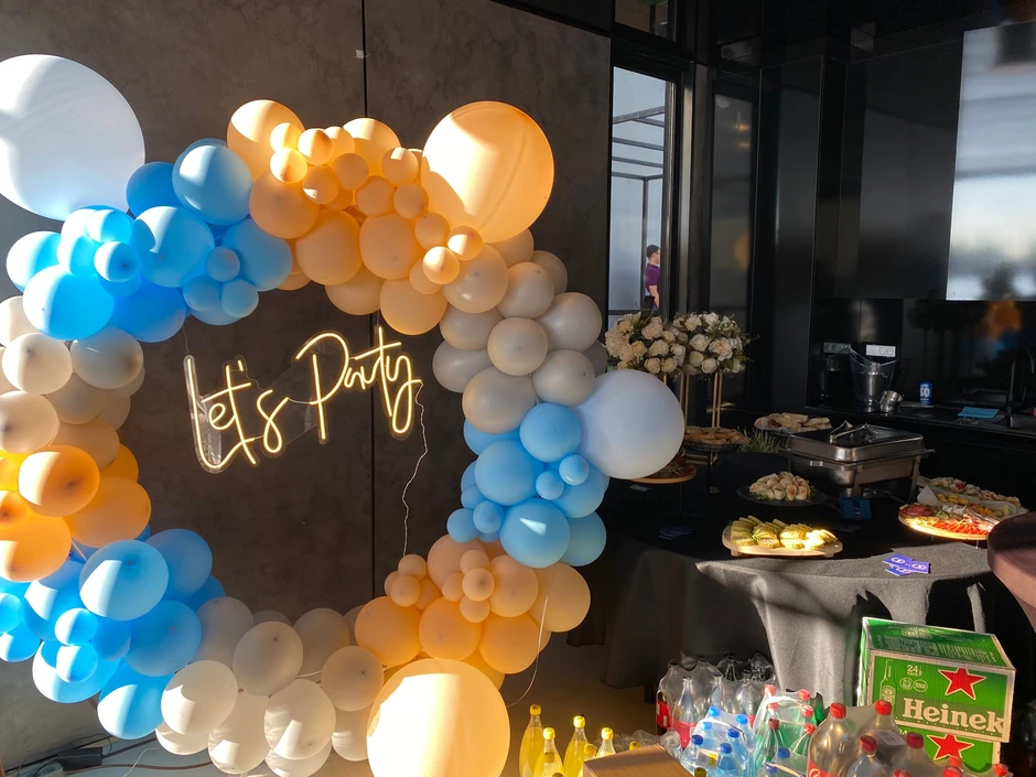 Slavlje povodom rođenja sina Tare Simov