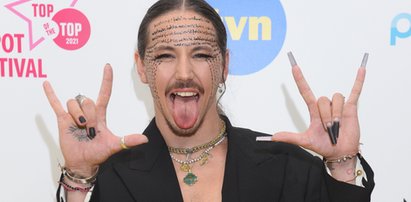 Michał Szpak znów szokuje! Założył bluzkę z kaczką