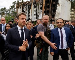 'Nie upokarzać Rosji'. W Irpieniu zapytali Macrona o kontrowersyjne słowa