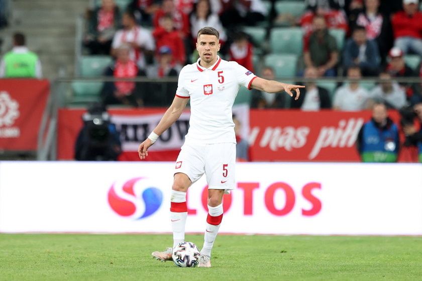 Bednarek rozegrał całe mecze z Węgrami (3:3) i przeciwko Anglii na Wembley (1:2).