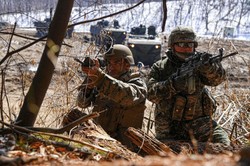 Wojska USA i Korei Południowej wyszły z koszar. Reżim grozi odwetem