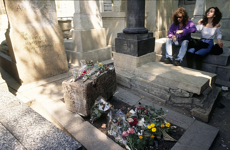 Paryż, Pere Lachaise, grób Morrisona