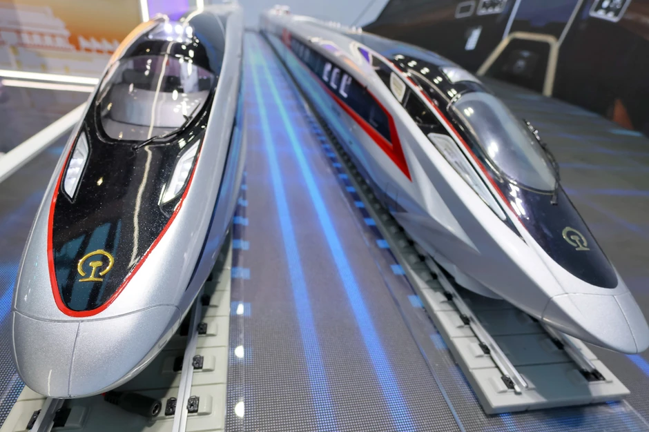 kineski  najbrži  voz  CR450