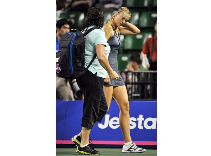 Kontuzjowana Maria Szarapowa opuszcza kort