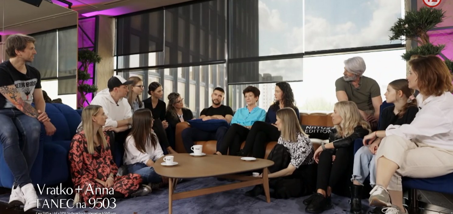 Vratko privítal svoju rodinu. V závere dokrútky sa neubránili slzám.