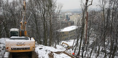 Ale szpan! Budują windę na Kamienną Górę