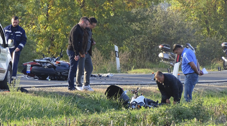 Négy motorkerékpár és egy személygépkocsi ütközött össze /Fotó: MTI - Donka Ferenc