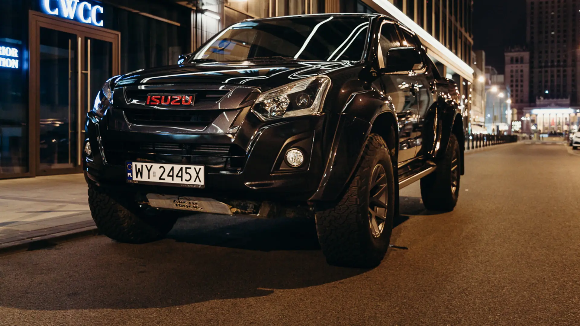 Isuzu D-Max. Jak zobaczysz tego potwora we wstecznym, zjedziesz z podkulonym ogonem