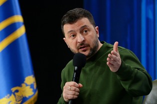 Zełenski: chory dziad z Placu Czerwonego nie będzie dyktował Ukrainie "czerwonych linii"