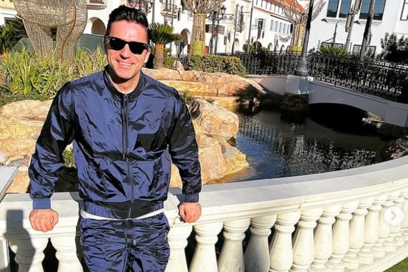 (VIDEO) Vlada Stanojević IMA KUĆU U LAS VEGASU, sad objavio snimak iz dvorišta: Bivši voditelj se u Americi oženio, a ovako započinje svako jutro