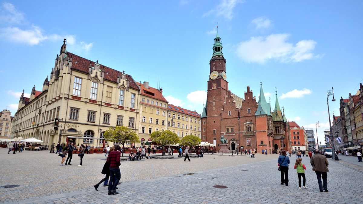 W 2035 roku we Wrocławiu poziom życia będzie taki, jak w europejskich metropoliach. Warunek? Miasto musi wydać w tym czasie 100 miliardów złotych na infrastrukturę - głosi raport firmy doradczej PricewaterhouseCoopers.