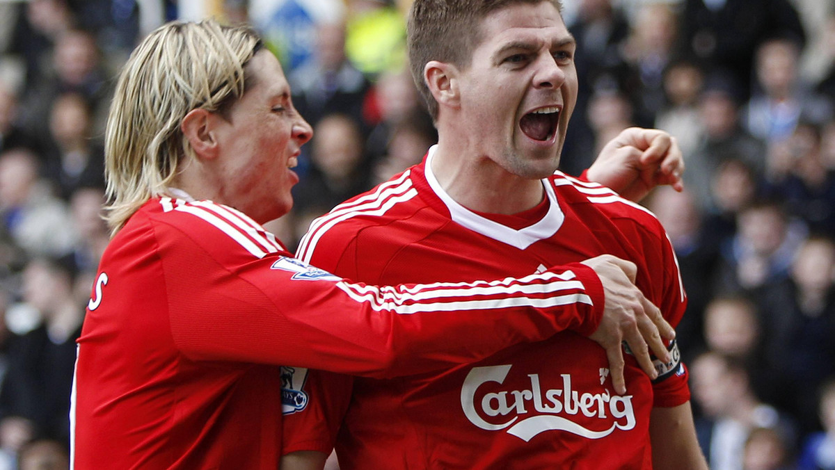 Fernando Torres i Steven Gerrard mają 14 dni na podjęcie decyzji, czy chcą kontynuować swoją karierę na Anfield Road, czy też chcą zmienić barwy klubowe. Decyzję o tym swoistym ultimatum podjęli włodarze The Reds mając już dość transferowego zamieszania wokół tych zawodników.