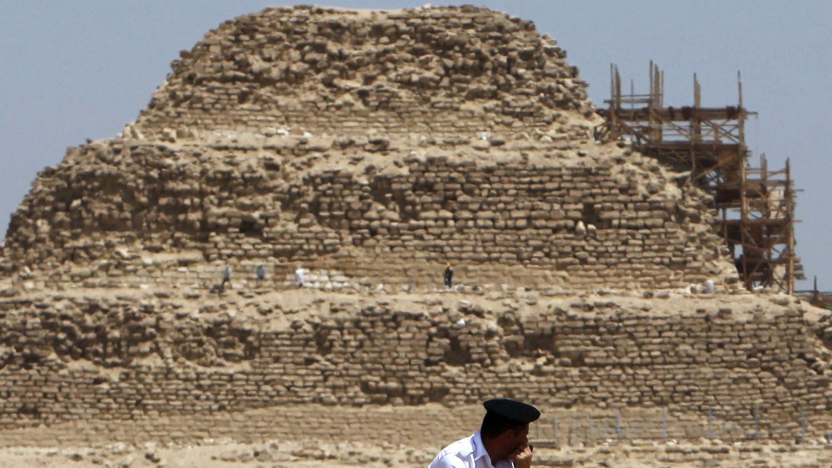 17 egipskich piramid, których do tej pory nie udało się zlokalizować, zostało odnalezionych dzięki obrazom z satelity orbitującej ponad 700 kilometrów nad Ziemią. Ponad tysiąc grobowców i 3 tysiące starożytnych osad udało się odnaleźć pod ziemią poprzez badanie podczerwienią - informuje bbc.co.uk.