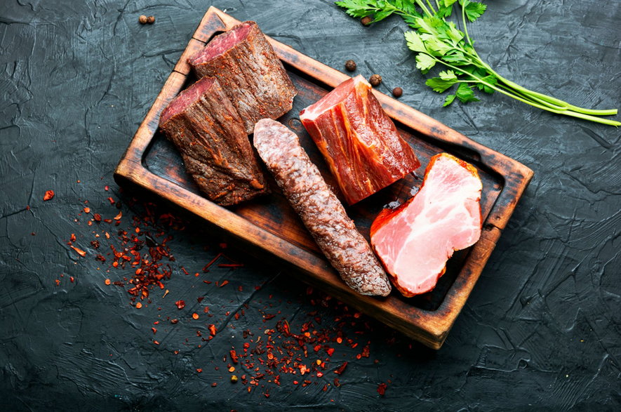 Przetworzone czerwone mięso może zwiększać ryzyko chorób kardiologicznych
