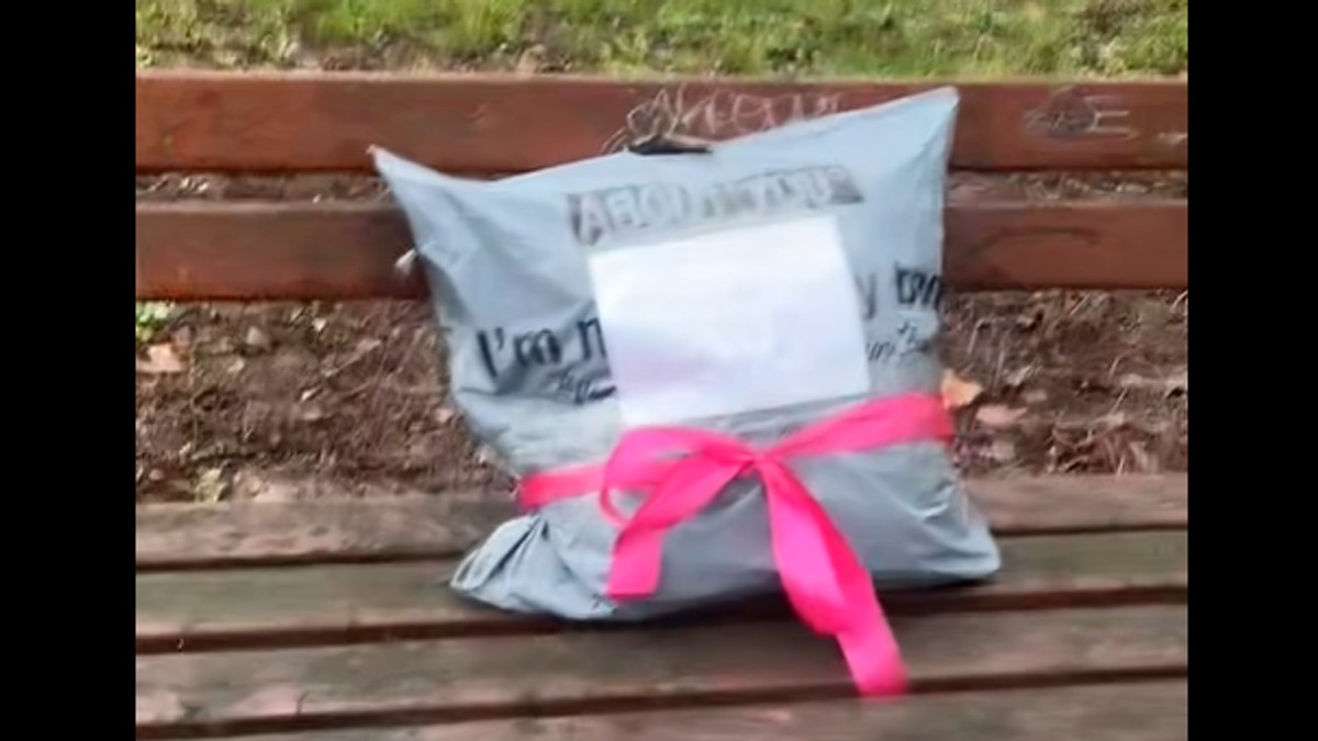 Pomoć ostavljena na klupi