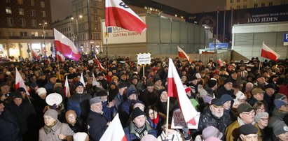 Politycy, dziennikarze i internauci wyśmiali protest w obronie TVP. Kąśliwym uwagom nie ma końca