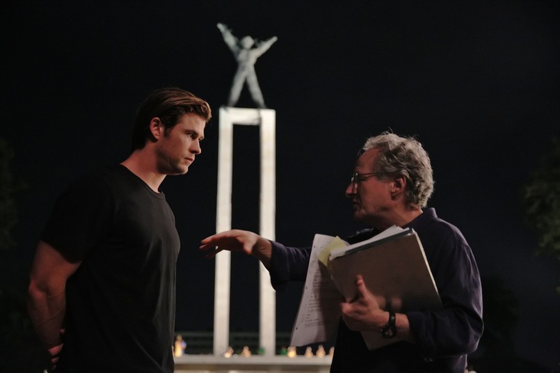 Michael Mann i Chris Hemsworth na planie "Hakera"