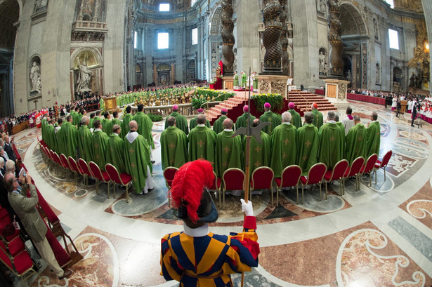 "Nasz Dziennik" o synodzie w Watykanie: Poglądy sprzeczne z nauczaniem Kościoła