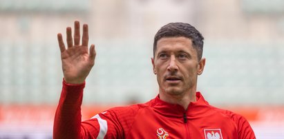 To może boleć… Robert Lewandowski zaczyna zgrupowanie kadry, ale jedno niesamowite zdjęcie zdradza za kim tak bardzo tęskni!