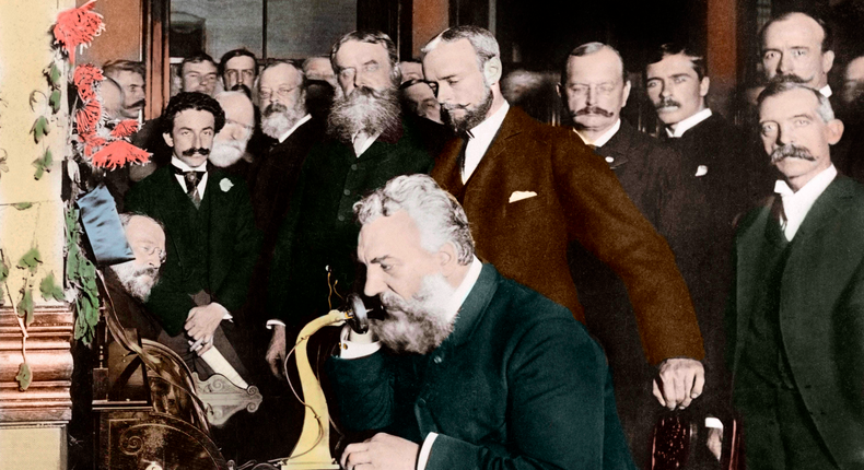 alexander graham bell makes telephone call