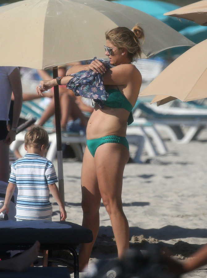 Sa kilogramima joj bolje ide nego sa modom: Mirka pre nekoliko meseci na plaži u Majamiju