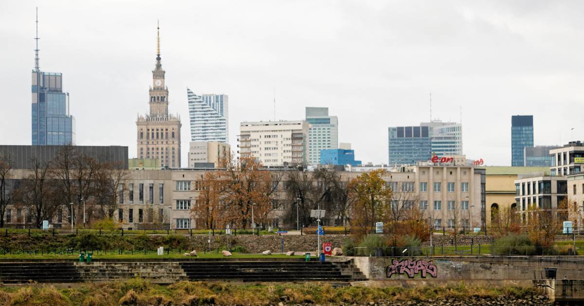 Działka ze schronem sprzedana? Władze stolicy tłumaczą się z decyzji