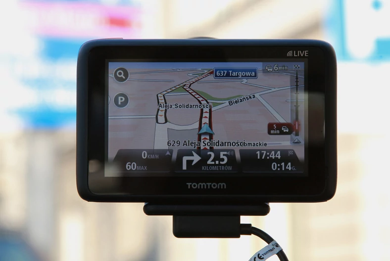 Która nawigacja ominie korek? Auto Mapa kontra Navigon Traffic Live i TomTom HD Traffic