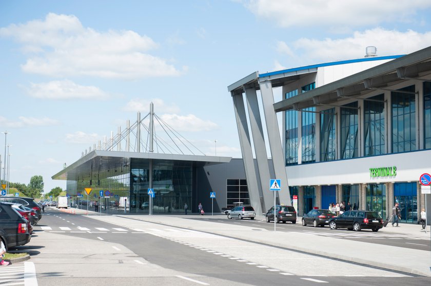 Katowice. Dodatkowe autobusy na lotnisko w Katowicach Pyrzowicach