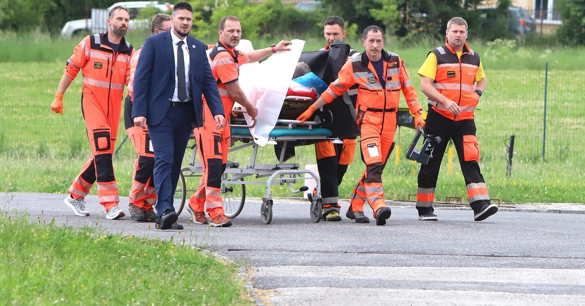 Atentát na Roberta Fica.  Česká média jsou drsná: je to selhání