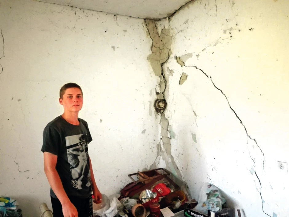 Jedini siguran izvor prihoda je Maksimova školska stipendija od 5.400 dinara