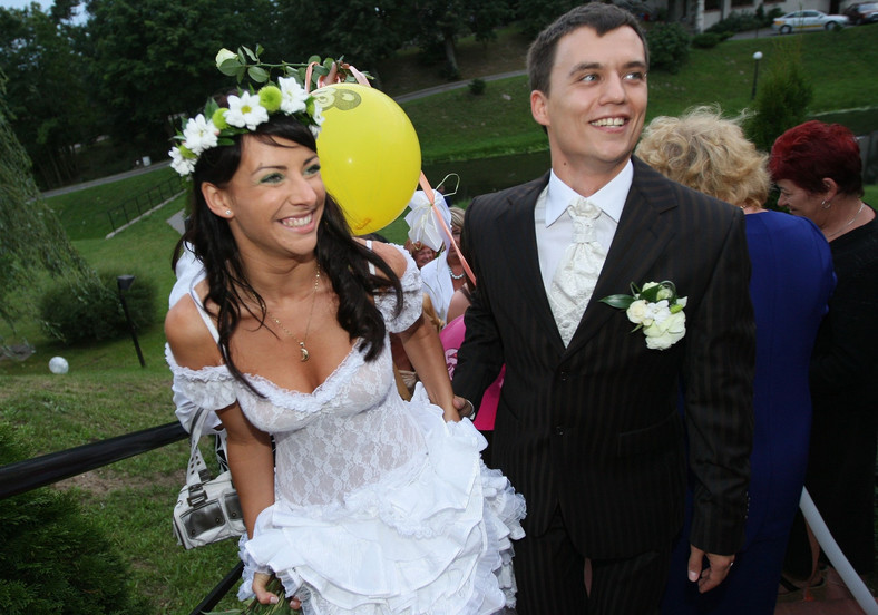 Magdalena Soszyńska i Paweł Michno podczas ślubu