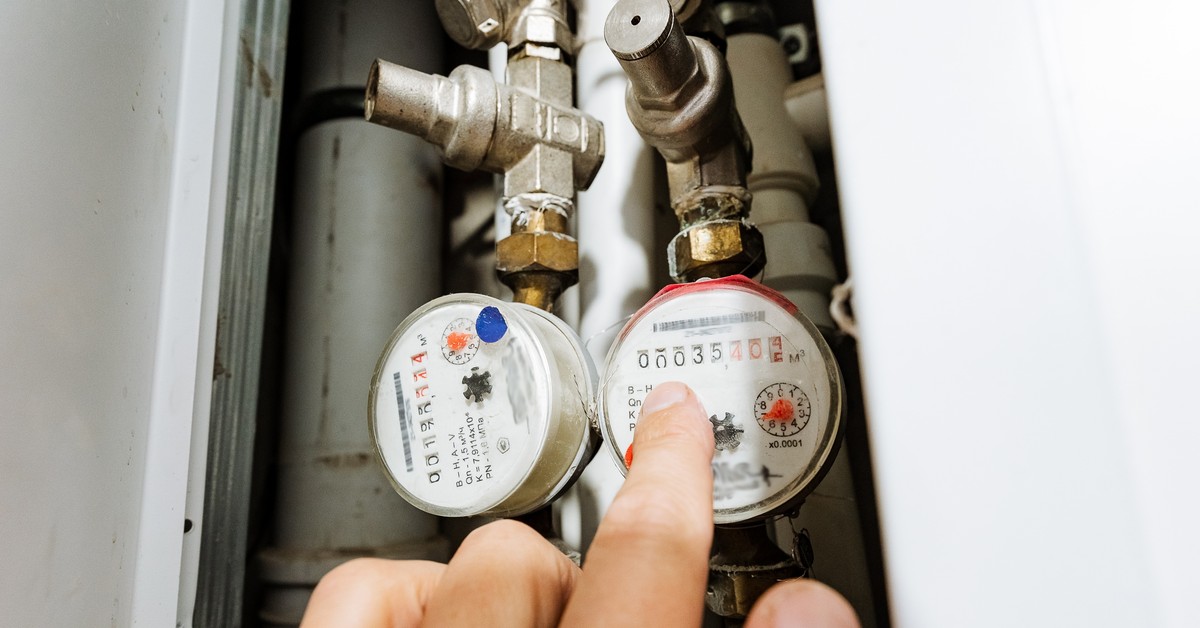 Wymiana wodomierzy i ciepłomierzy: kara 10 000 zł za zwłokę - co robić teraz?